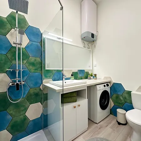 Apartment Colorful By The Danube