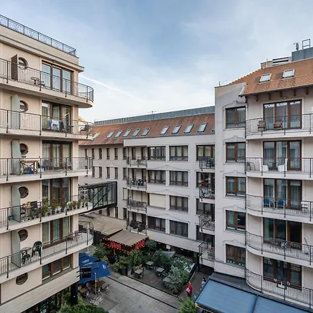 Dreamy Destiny Apartment