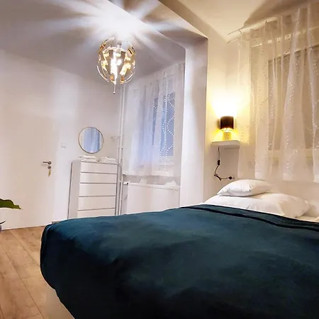 Station Lux Downtown Apartment *