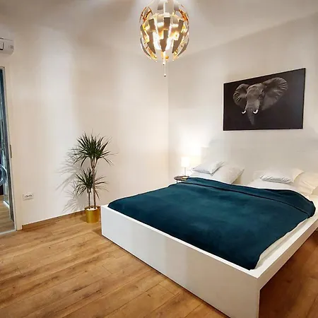Apartment Station Lux Downtown *