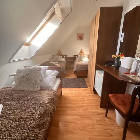 Le Rose Hotel