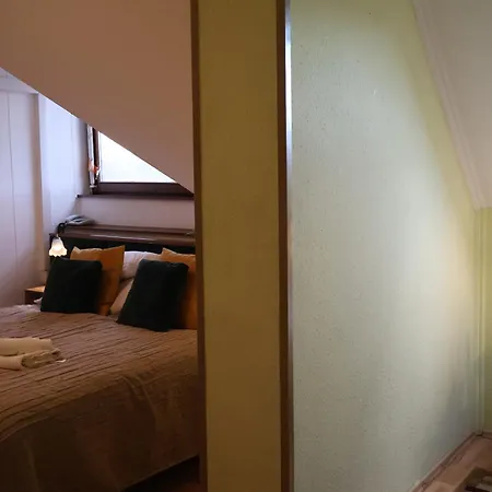 Le Rose 3* Budapeşte