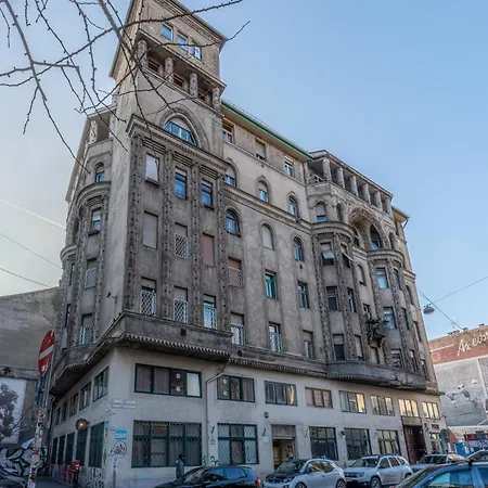 Hidden Gem Next Synagogue - A Apartment