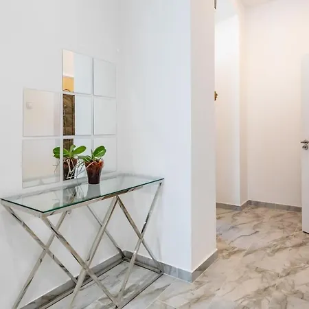 Cozy New - Easy Center Access Apartment Budapest