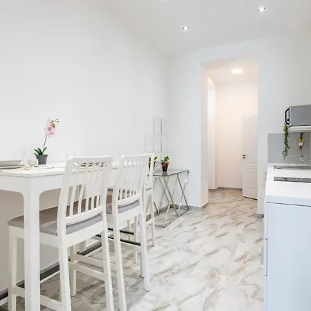Cozy New - Easy Center Access Apartment Budapest