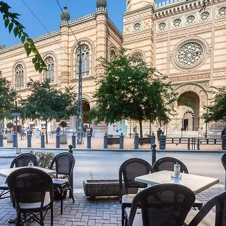 Extreme Luxury * Budapest