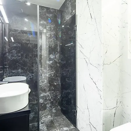 Extreme Luxury * Budapest