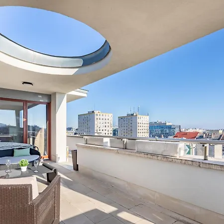Penthouse - Modern Luxury - Sunny Apartment