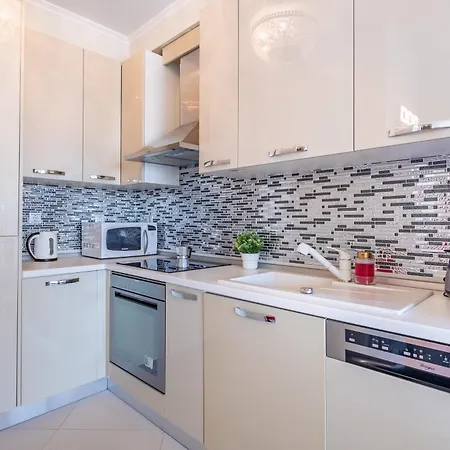 Penthouse - Modern Luxury - Sunny Apartment