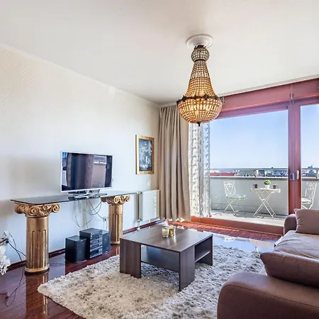 Penthouse - Modern Luxury - Sunny Apartment