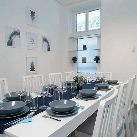 New Trendy At The Perfect Location Apartment