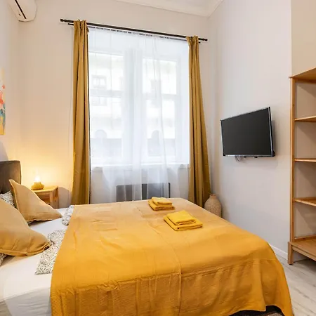 Blush & Gold Boutique B25 - Nr 3 * Budapest