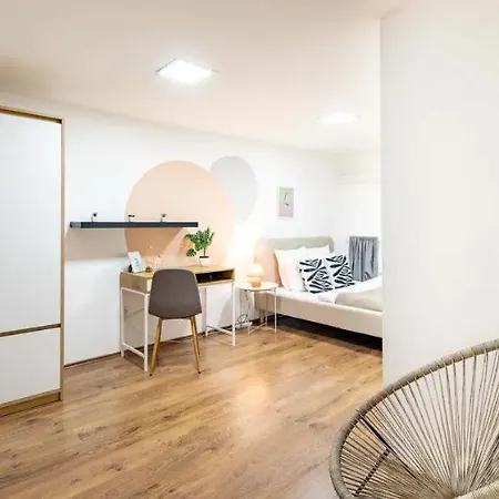Cityscape Budget Szoevetseg 4 Apartment