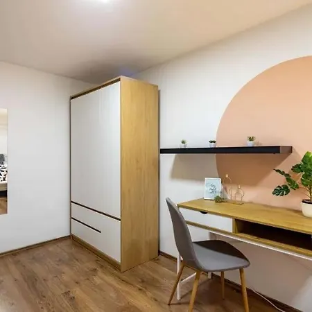 Cityscape Budget Szoevetseg 4 Apartment