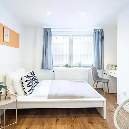 Apartment Cityscape Budget Szoevetseg 2