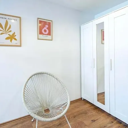 Apartment Cityscape Budget Szoevetseg 2 *