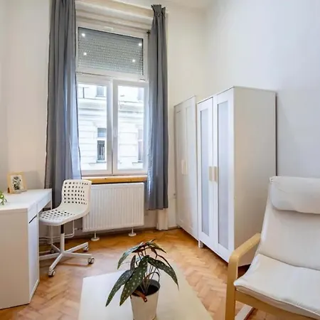 Cityscape Budget Summer Flat * Budapest