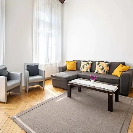 Cityscape Budget Oktogon Apartment