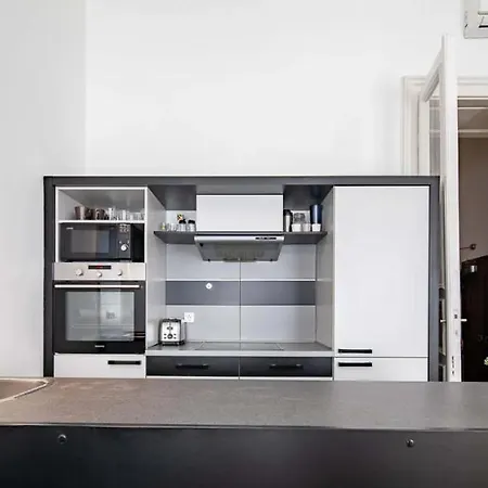 Apartment Cityscape Budget Oktogon Budapest