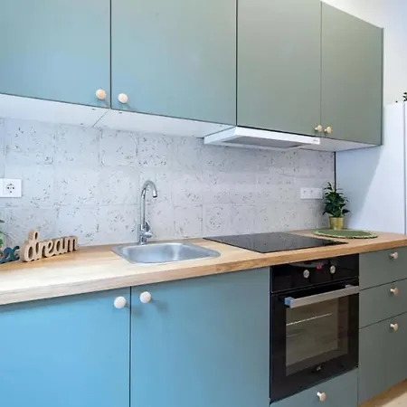 Apartment Cityscape Budget Jozsef Boulevard