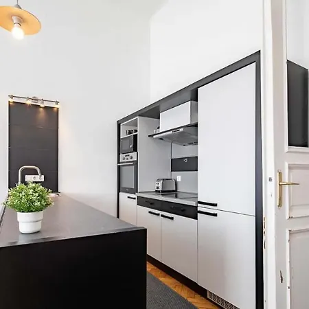 Cityscape Budget Oktogon Apartment Budapest