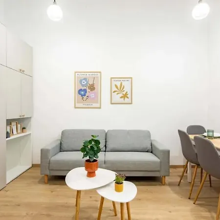 Cityscape Budget Jozsef Boulevard Apartment