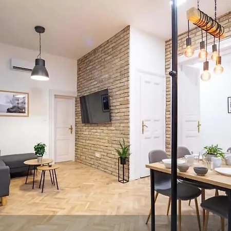Cityscape Budget Blaha Loft Apartment Budapest