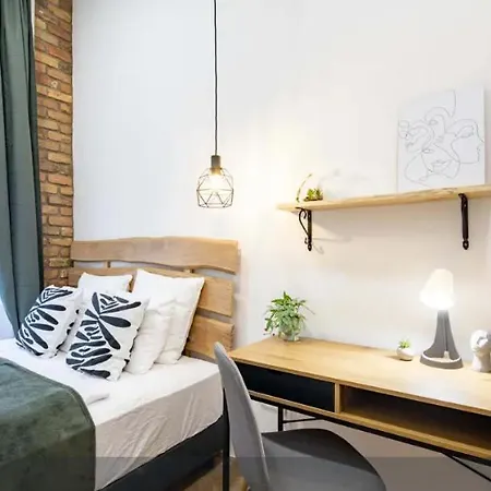 Cityscape Budget Blaha Loft