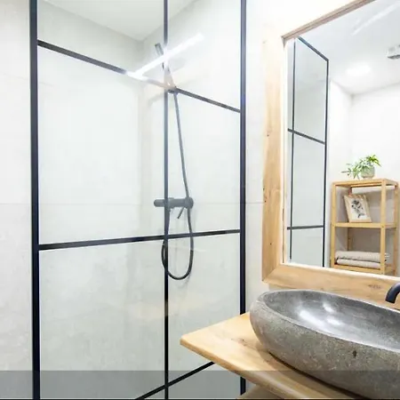 Cityscape Budget Blaha Loft Apartment