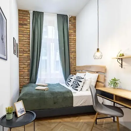 Cityscape Budget Blaha Loft Apartment *