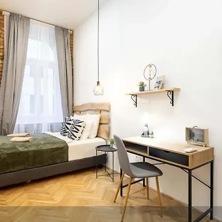 Cityscape Budget Blaha Loft *