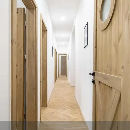 Cityscape Budget Blaha Loft