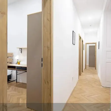 Cityscape Budget Blaha Loft Apartment Budapest
