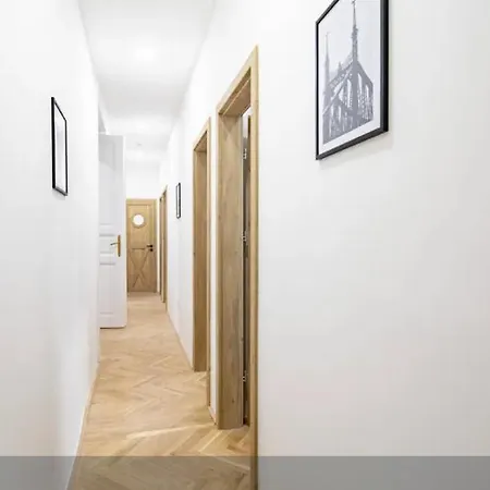 Apartment Cityscape Budget Blaha Loft