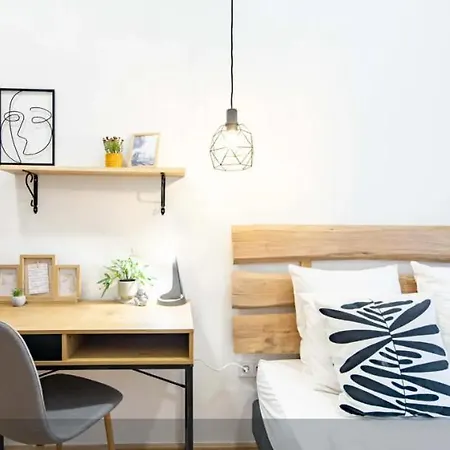 Cityscape Budget Blaha Loft Apartment *