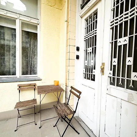 Large Peaceful 1br In - Yellow House *