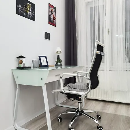 Apartment Urban Oasis: Spacious Modern Retreat With Netflix And New York Cafe Proximity *