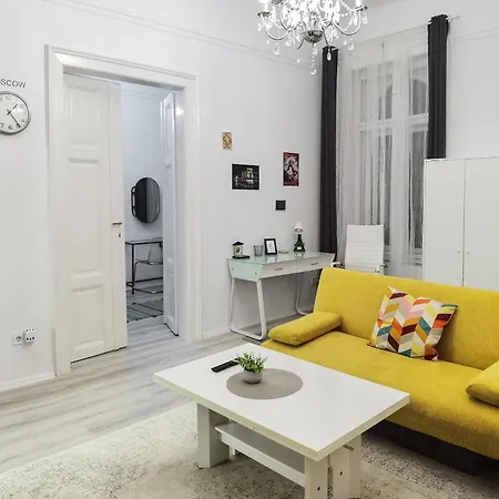 Urban Oasis: Spacious Modern Retreat With Netflix And New York Cafe Proximity *
