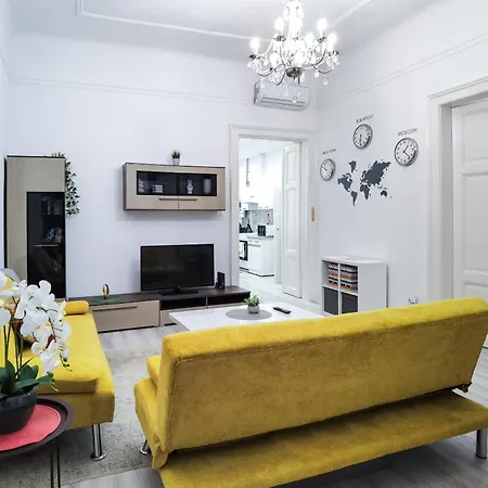 Urban Oasis: Spacious Modern Retreat With Netflix And New York Cafe Proximity *