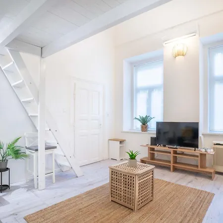 The Almond Loft At Harsfa 31 * בודפשט