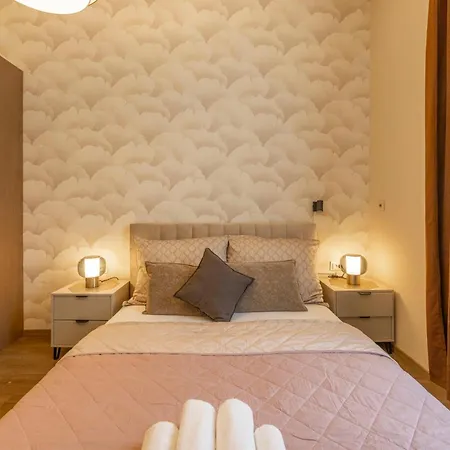 Exclusive N' Grand Center With 5 Bedrms * Budapest
