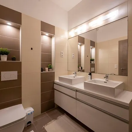 Apartment Exclusive N' Grand Center With 5 Bedrms *