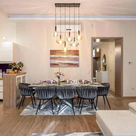 Exclusive N' Grand Center With 5 Bedrms Apartment Budapest