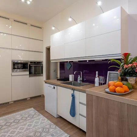 Exclusive N' Grand Center With 5 Bedrms * Budapest