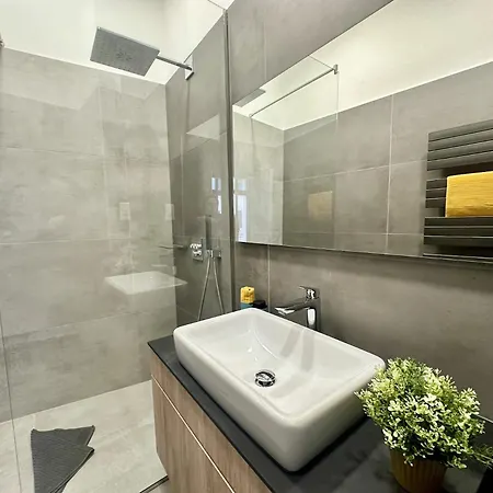 Gatsby Design By Chivi In Gozsdu #terasse #freeparking Apartment *