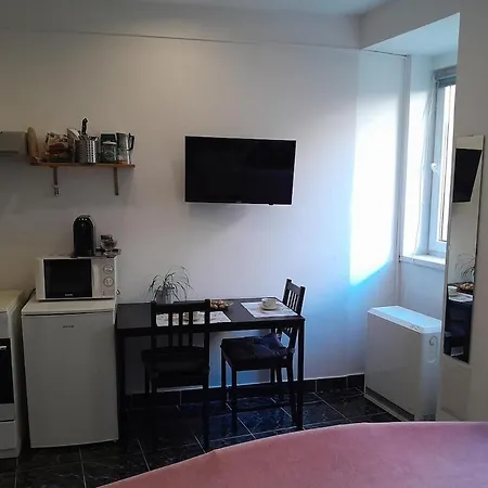 Apartment Small At Corvin Negyed