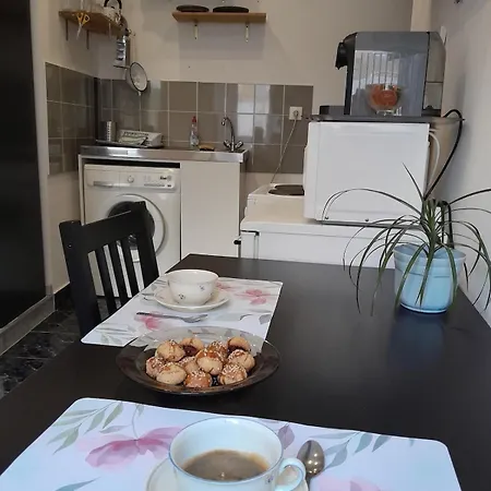 Apartment Small At Corvin Negyed *
