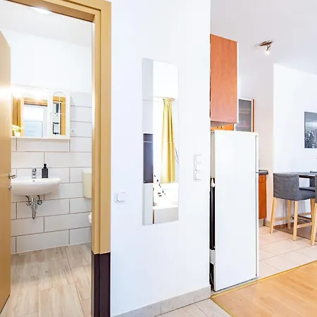- Cozy Air Conditioned Apartment *