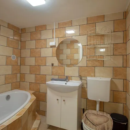 4 2 Bathroom Super Large With Ac Apartment