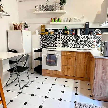 Dob71-cozy Flat In The Center Of Budapest- Recently Renovated Apartment